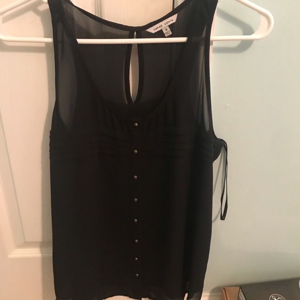 Black tank top!